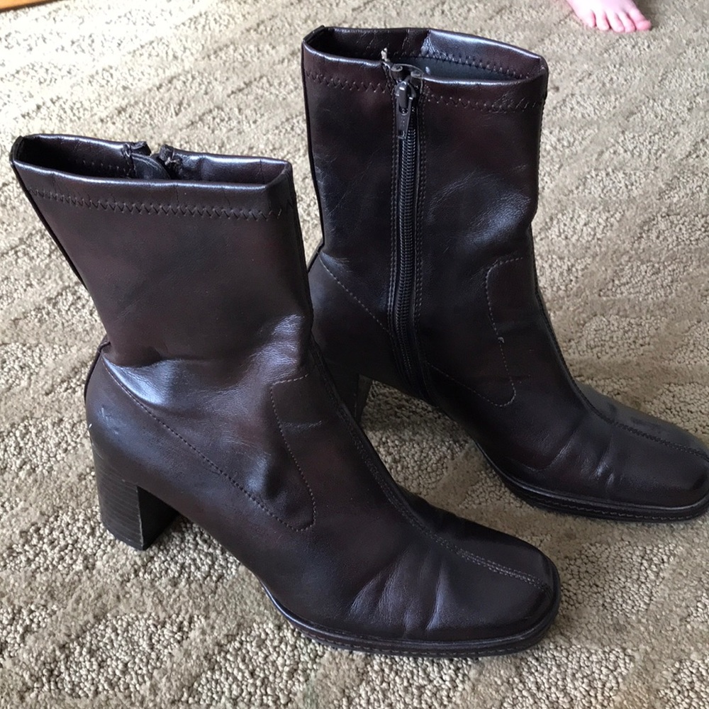 Born ankle boots